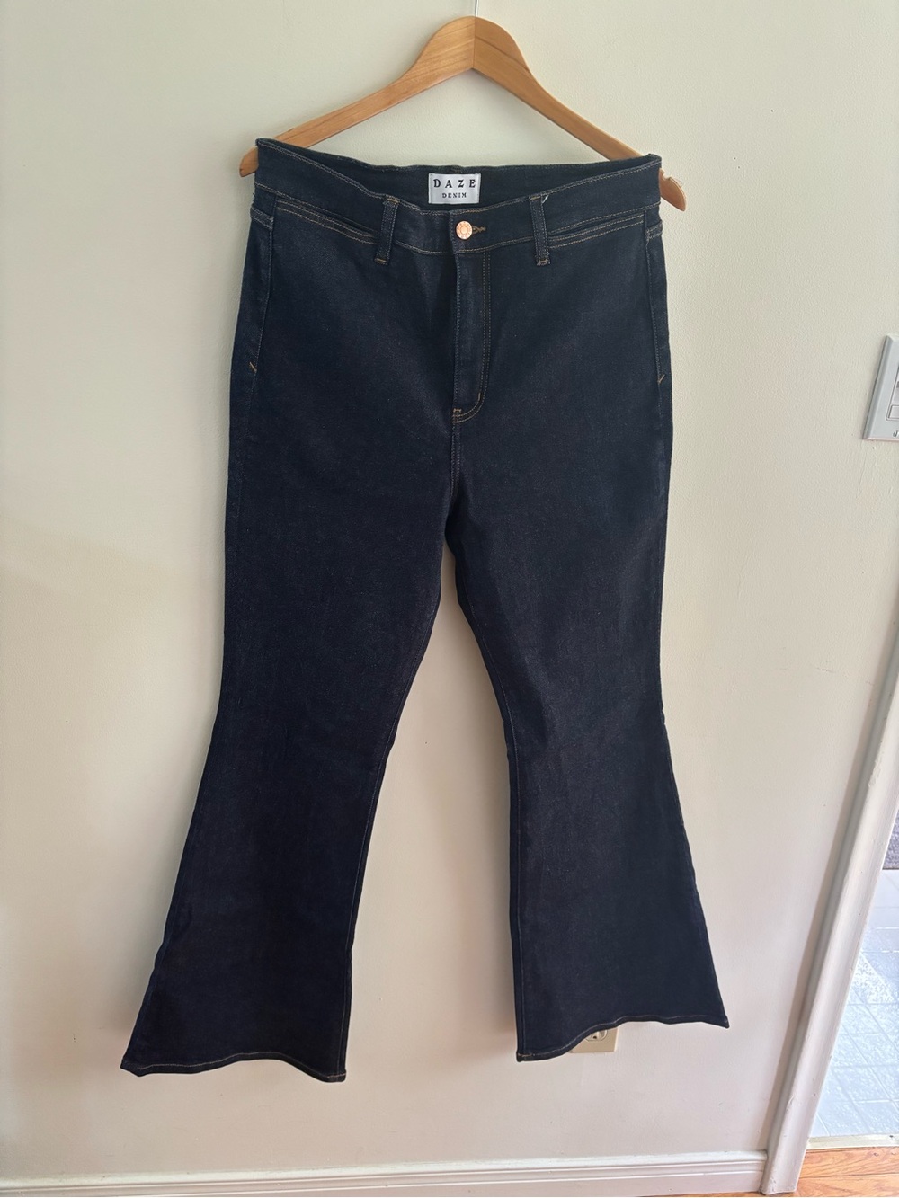 DAZE Denim Flare Jeans – High-Rise